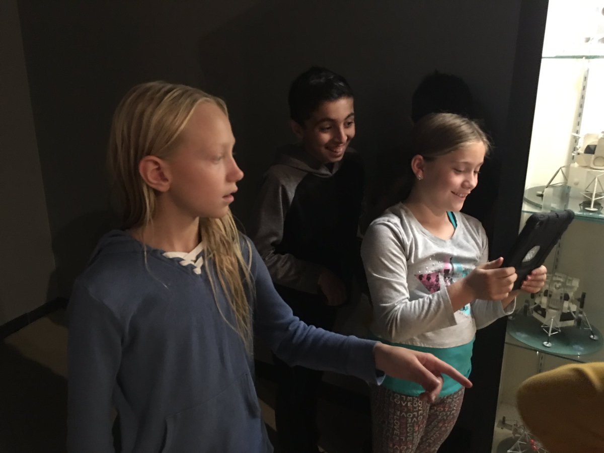 @emeadowschools Using augmented reality software @CradleAviation Grade 5 Quest students created sustainable colonies in outer space. @frank_lukasik #reachingforthestars @V_Piccolo15