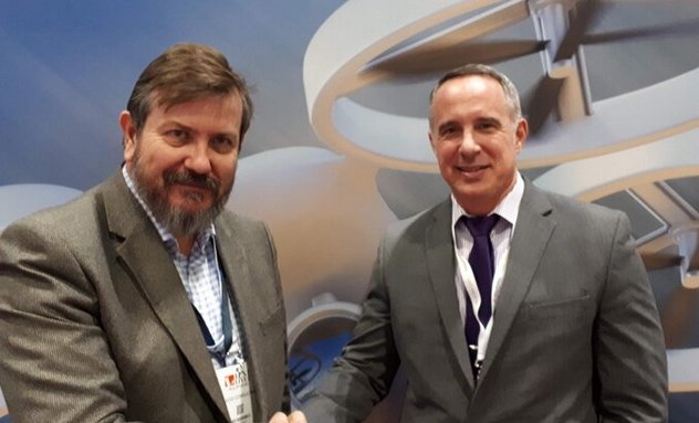 FrostADS's tweet photo. @MikeSBlades talks to @KredoConsult at the Commercial #UAV Show in London ..."Mike's savvy understanding of the market, and insider knowledge, continues to make him a leading pundit, who is not afraid to go against conventional wisdom.." https://t.co/tUeC6GpKU8 https://t.co/jPmqSzhP5m