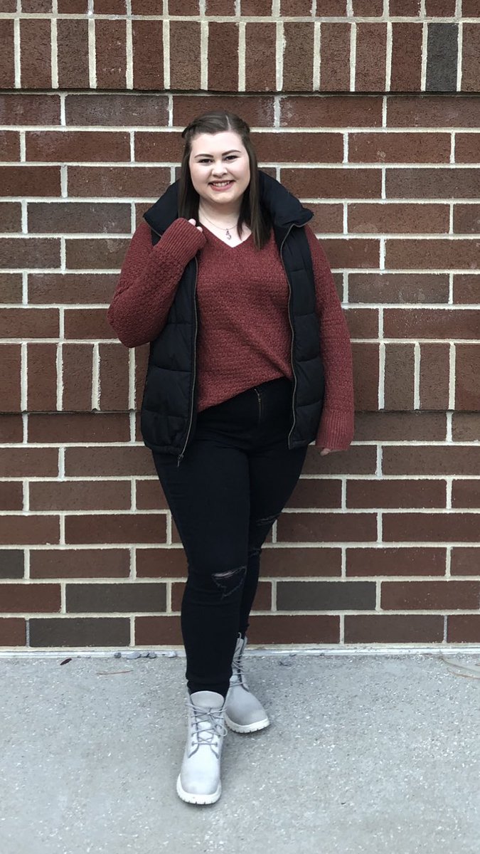 EmmaHiigel's tweet image. Well I gained eyebrows 🤷🏻‍♀️