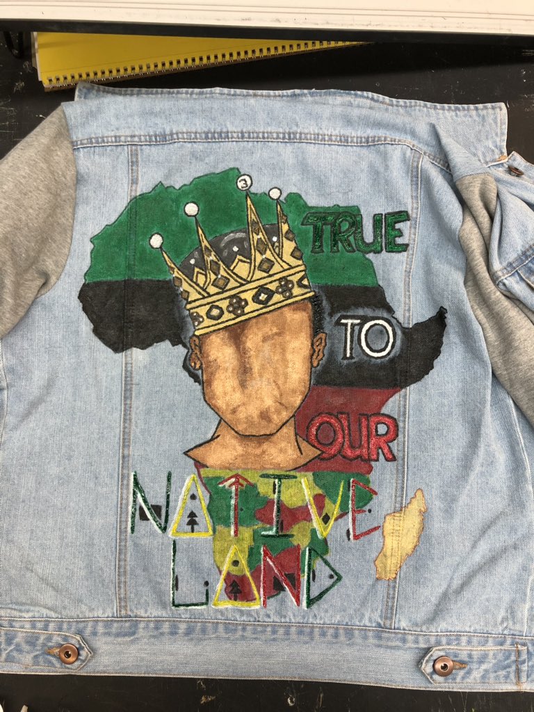 treyfromthe3's tweet image. My first jacket customization 😌 inspired by our unbreakable ties to the mother land 🔥