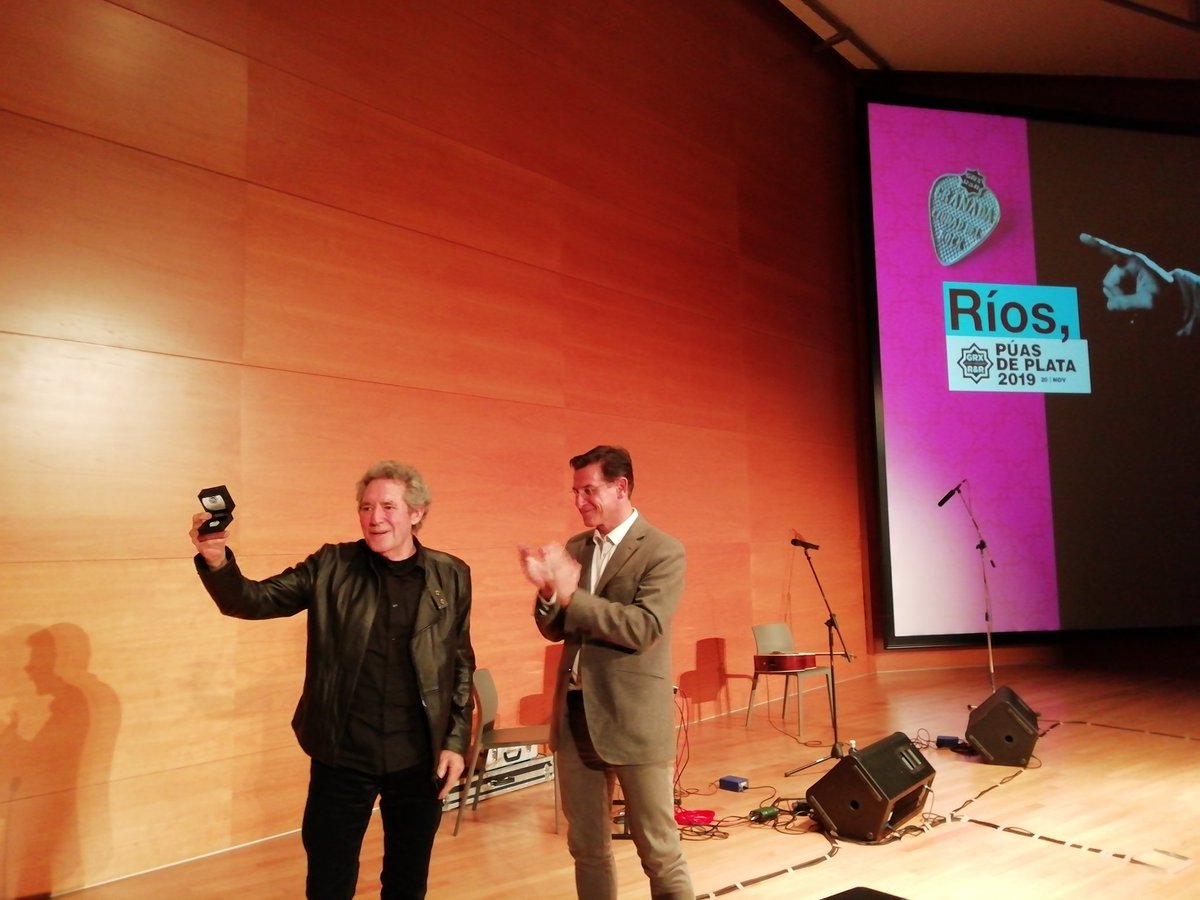 - <a href="/mrios/">Miguel Ríos</a> recoge la Púa de Plata 2019, un reconocimiento a su gran trayectoria musical. Los fundadores de la sala Planta Baja también han sido galardonados por su contribución a la cultura de la ciudad #PúasdePlata #PLAYCienciayMúsica