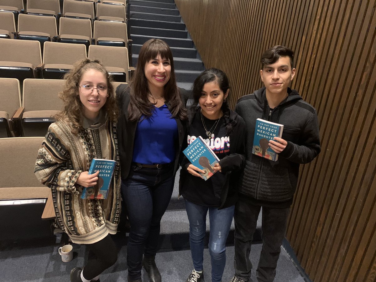 Thank you @ErikaLSanchez for sharing your story! <a href="/GlenbardDist87/">GlenbardDist87</a> @D87_GPS <a href="/GBSraiders/">Glenbard South</a>