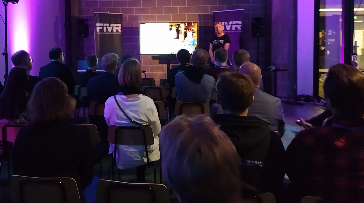 JaanaMai's tweet photo. Tänään olimme porukalla #MatchUp2019 #HXRC @jmtorkkel ja @Toni_425 kanssa ja verkostoiduttiin kukin tahoillamme! @HamkSmart @HAMK_UAS https://t.co/ViccoxLMnF