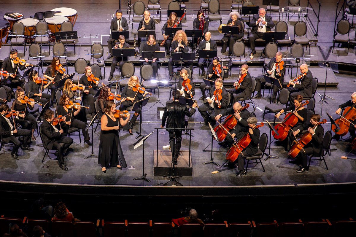 cklopoushak's tweet image. A few more photos from Saturday’s concert with the @ssoyxe. What a blast!  I’m currently experiencing that post-concert emotional hangover...  any other artists know what I’m talking about?  (It’s a good thing). @CanadaCouncil #instrumentbank #vuillaume #hangover