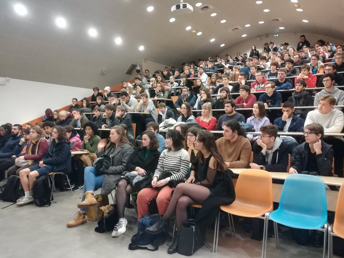 Marion_Simonn's tweet photo. Aujourd'hui et pendant 3 jours j'interviens en tant que coach pour #MyfirstStartup des étudiants de 1ere année des écoles @isegmcsna @EpitechNantes et @eartsup 3 jours d'exploration et de créativité en mode pluridisciplinaire ! https://t.co/FeOWmWViRm