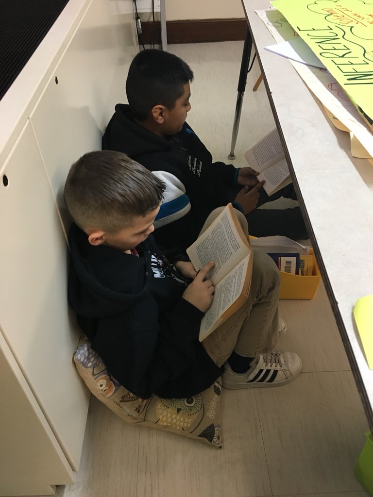 Mrs_Mooney7's tweet photo. Reading our Book Club books! #bookclub #Welovereading #gofourthandconquer #fantasticfourths @FSDVikings https://t.co/5zDOaJfosz