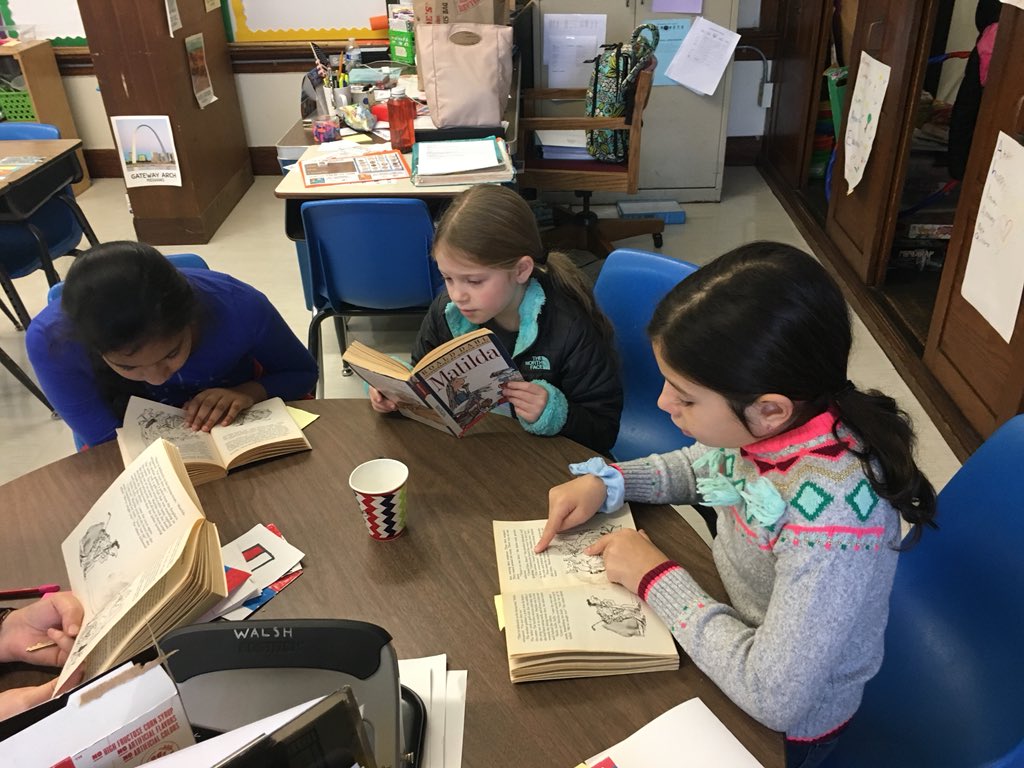 Mrs_Mooney7's tweet photo. Reading our Book Club books! #bookclub #Welovereading #gofourthandconquer #fantasticfourths @FSDVikings https://t.co/5zDOaJfosz