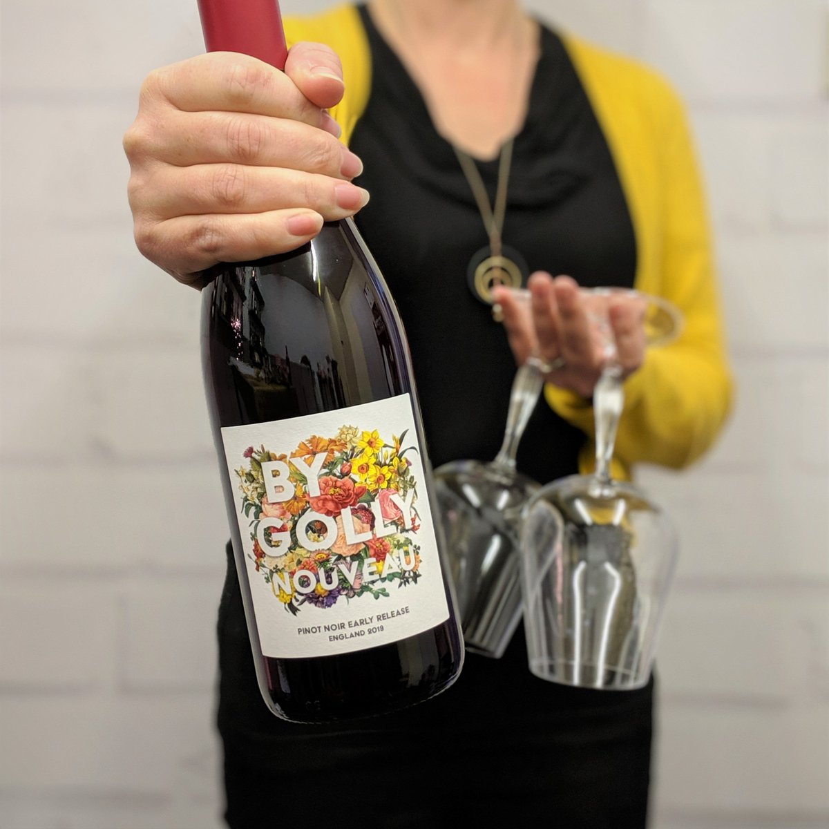 MC4London's tweet photo. Early Release Pinot Noir. Exclusively for Matthew
Clark in partnership with Sixteen Ridges. Come and grab some before it's gone, by golly!
@matthewclarkltd #wineinnovation #homegrown https://t.co/3WVctWCzAl