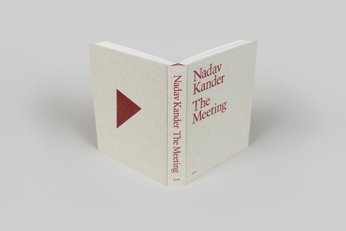 SteidlVerlag's tweet image. Nadav Kander: The Meeting | New photobook - U.S. release January 2020 - mailchi.mp/d1653cd46f4a/n…