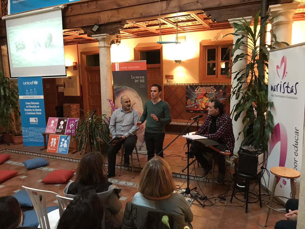 maristasguada's tweet photo. Empezamos el acto con Iñigo, autor del libro “Lo mejor de mí” de @FundacEdelvives #vivelosocial https://t.co/CZuUy0S18y