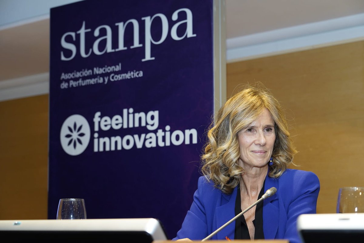 ¿Qué es #innovación?
👉Todo CAMBIO "no solo tecnológico"
👉Basado en el CONOCIMIENTO "no solo tecnológico"
👉Que genera VALOR "no solo económico"
<a href="/cristinagarmend/">cristina garmendia</a>
#FeelingInnovation