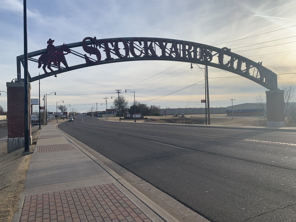 emillyy_13's tweet photo. I missed #college classes the past 1.5 weeks (#yikes amiright?!). But, I’ve done some cool things while gone: 
🐎 placed 6th in the #AQHAWorldShow Open Jumping (show again soon!)
🛣 visited #StockyardCity in #OKC
🐂 watched a live #cattleauction in in the #worldslargeststockyard https://t.co/WpnifMgpMb