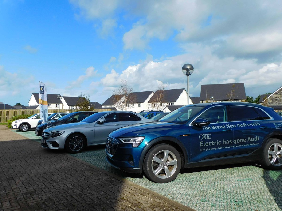 Drivenergy's tweet photo. Here's a few photos from our #electricvehicle networking lunch at Pool Innovation Centre. It was a great opportunity to showcase a range of #EVs from local companies and vehicle dealerships, and to discuss the benefits of purchasing an #EV for business use. https://t.co/cEQoJYniYJ