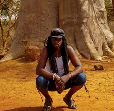 De Marigot à Dakar, Patou "laisse couler" la musique comme de l'eau vive, sans limites ni frontières.
On Air Magazine vous propose de découvrir les multitudes d'inspirations et l'amour de Patou pour son art dans les pages de notre dernier numéro à téléch… bit.ly/2oJwCV7