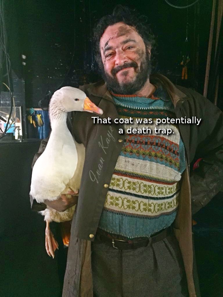 IvanKayeFans's tweet photo. "He is sympathetic." Ivan on his experience playing Tom Kettle in 'The Ferryman' in its 2nd run in London & a character quote for #LoveTheatreDay along with #WednesdayWords.😊 Enlarge the pics to read & enjoy!👇
.
#IvanKaye #TomKettle #TheFerrymanPlay #Gielgud #quotes #actor https://t.co/9QwMkY2x01