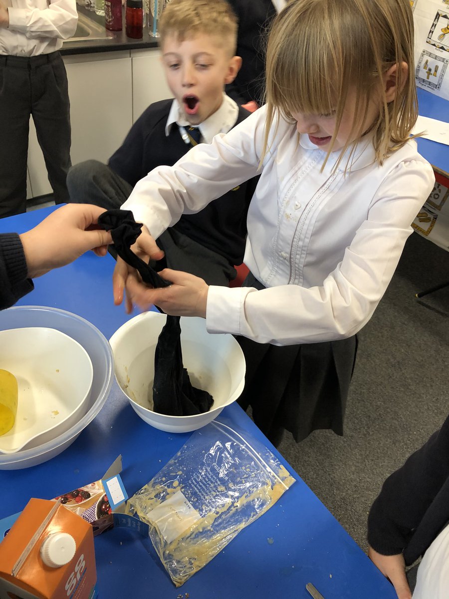 WinthorpeClass3's tweet image. Yesterday we made our very own models of the digestive system using tights!  #science #practicalwork