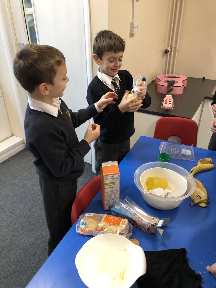 WinthorpeClass3's tweet image. Yesterday we made our very own models of the digestive system using tights!  #science #practicalwork