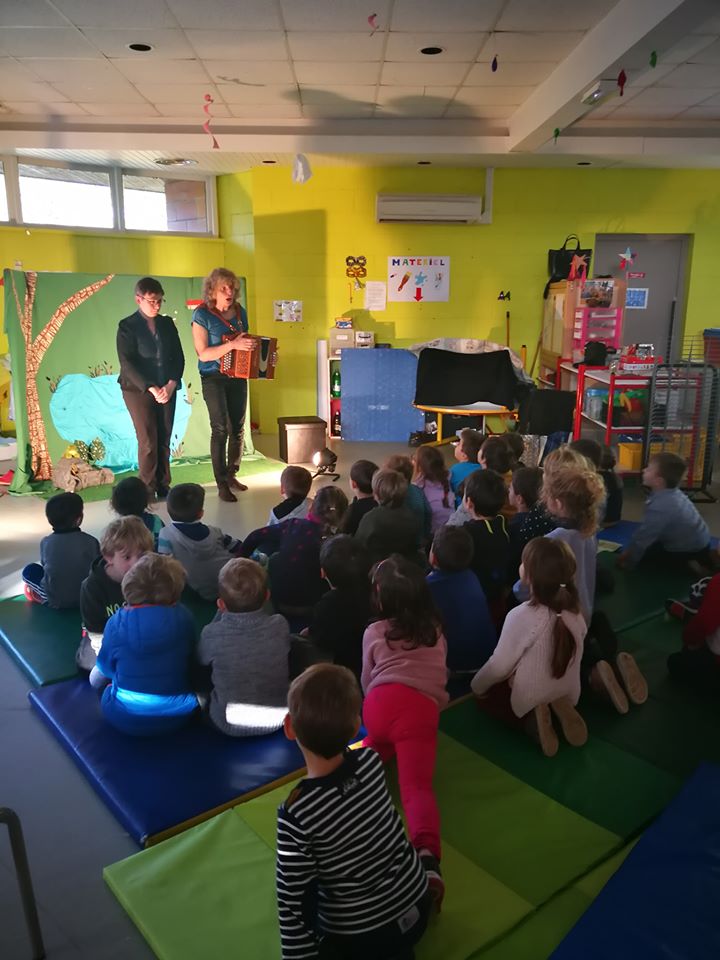 BaseBouconne's tweet photo. 🌄Le Festival #Pyrenicimes est venu faire son avant-première au Centre de Loisirs !
Au programme : diverses activités pour s'éveiller au monde merveilleux de la montagne et de la nature.
👏MERCI aux bénévoles, venus partager avec les enfants, leur belle passion et leur savoir ! https://t.co/n4yzqJgPlQ