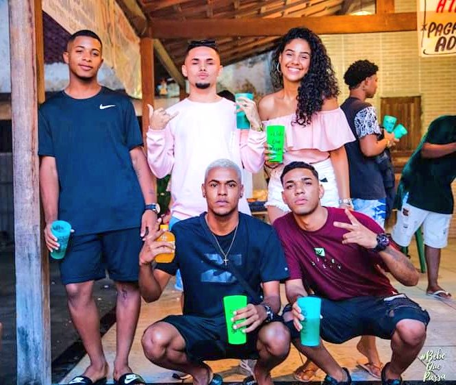 YmosqueiraD's tweet photo. O melhor open bar de Caxias ❤😍
#Bebequepassa
#BQP https://t.co/OQnW0ba5en