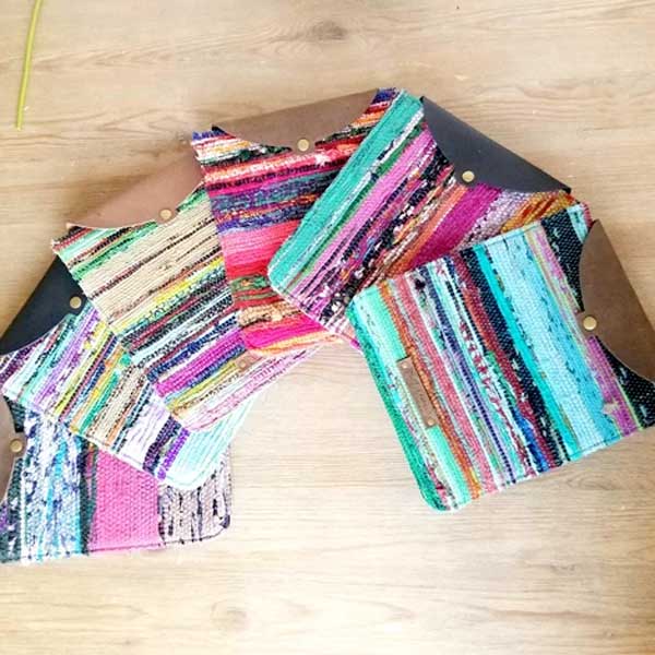 LePapillonShop1's tweet photo. 💕💕 We LOVE these beautiful one of a kind handbag ENVELOPE! So many ways to use them: I.Pad cover - Traveller envelope - Document Pocket - Makeup brushes and so much more! IDEAL for organizing your travelling experiences! . .  #IPadcover #Travellerenvelope #DocumentPocket https://t.co/TNF63mK2Bk