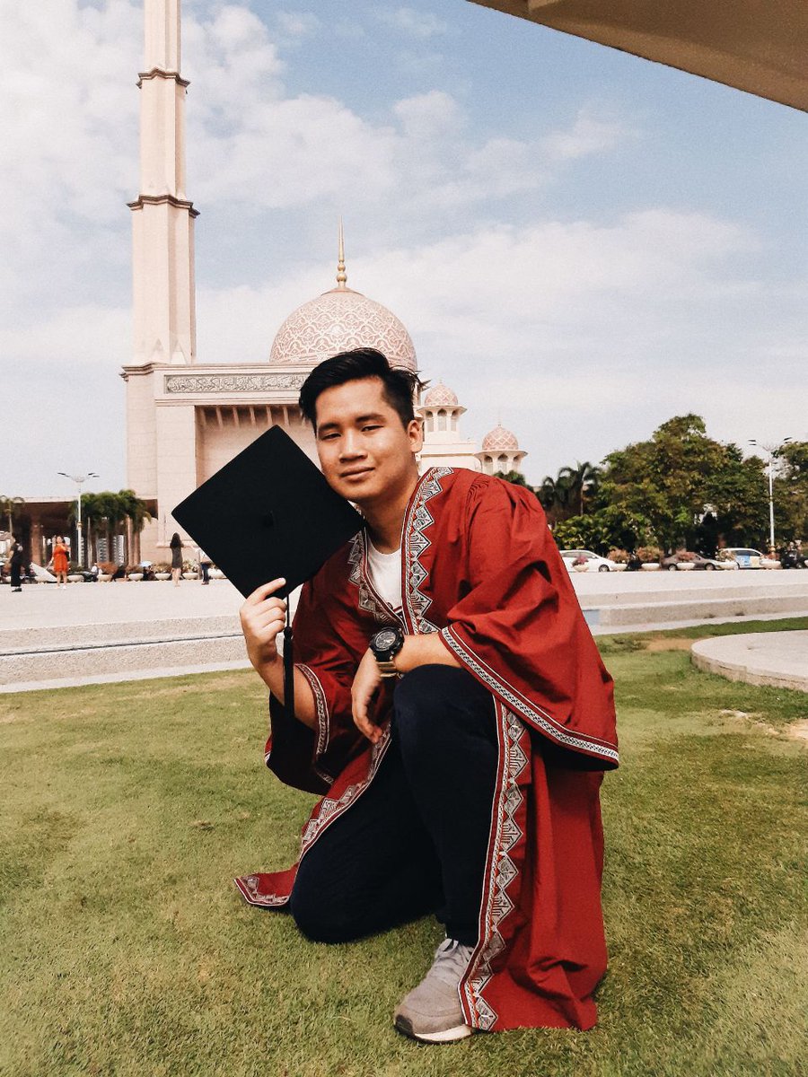 It is absolutely still possible to make a difference 
#Graduation2019 #Universitiputramalaysia 
#Preconvo