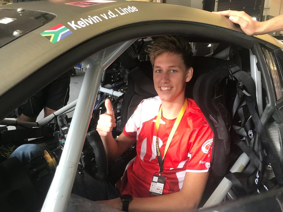 We can´t wait for next years <a href="/SimRacingExpo/">SimRacing Expo</a> ⏳

This time we get to drive that car <a href="/KelvinvdLinde/">Kelvin van der Linde</a> , right?😋