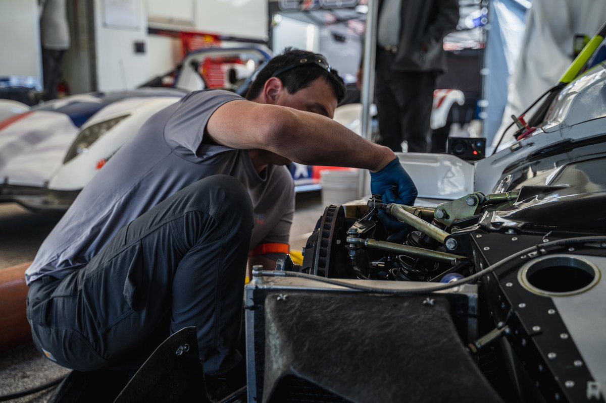 EssesRacing's tweet photo. What makes the Esses Racing experience so special? Our founders do not simply sit on the sideline and give orders. They are fully immersed in making sure you get the best racing support from pit to podium.

📸: Next Figure Media https://t.co/E98VhbOzxI