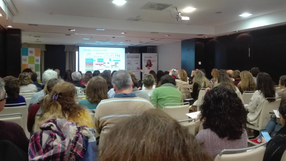 ElenaCanete's tweet photo. Formando en Vacunación Infantil a nuestras farmacias. Gran éxito de convocatoria para una sesión muy profesional y con grandes formadores @GSK_ES @BidaFarma #AmazingBida https://t.co/vO1SKA2apA