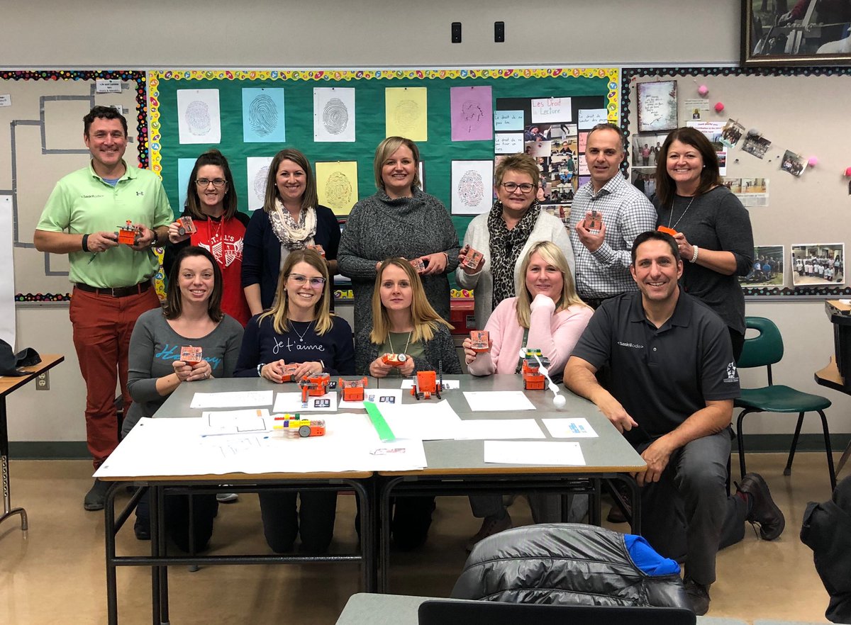 CTTCS_212's tweet image. Thank you Bill and Curtis from #saskcode for training some @CTTCS_212 and @gssd204 teachers with @meet_edison and @arduino at @SHHS_SRC. We are excited to use the robots in our classrooms! #cancode #saskcode
