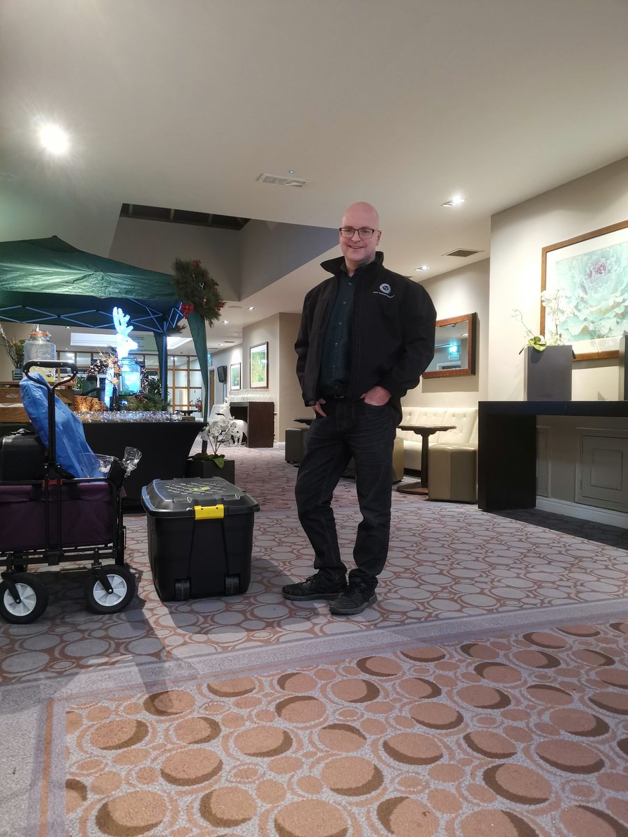 At Cranage Hall in Cheshire tonight photographing for Promar International.
#headshots #commercialphotography #businessevent
#cheshire
#deverehotels