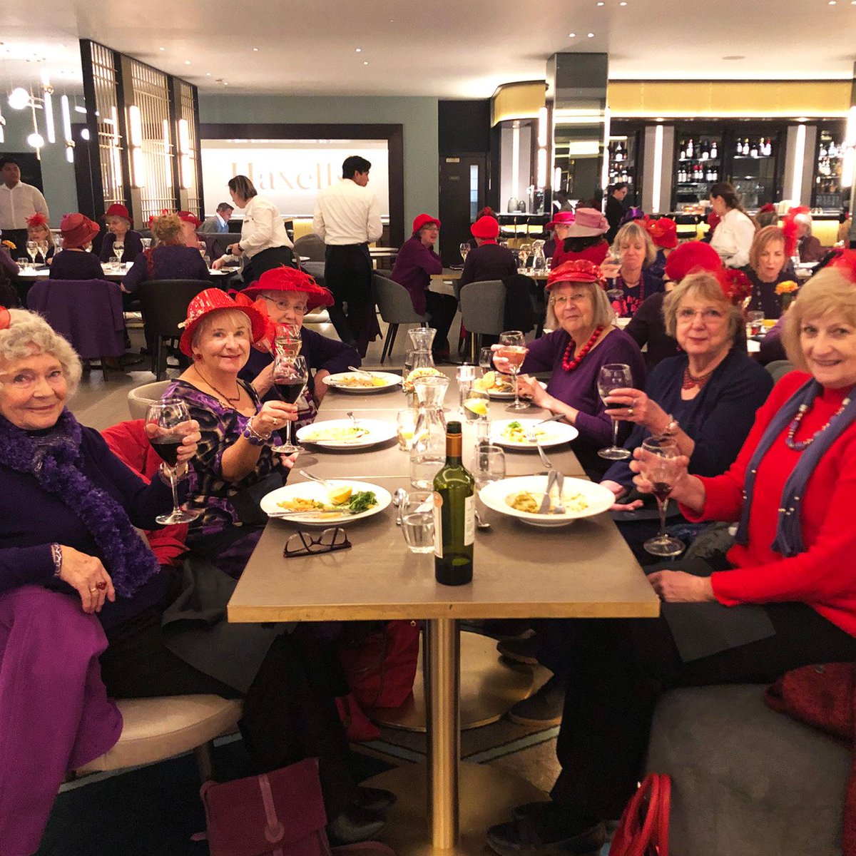 We were thrilled to welcome the @RedHatSociety at Haxells last month, a community that allows women to form powerful interpersonal connections and emotional support systems!