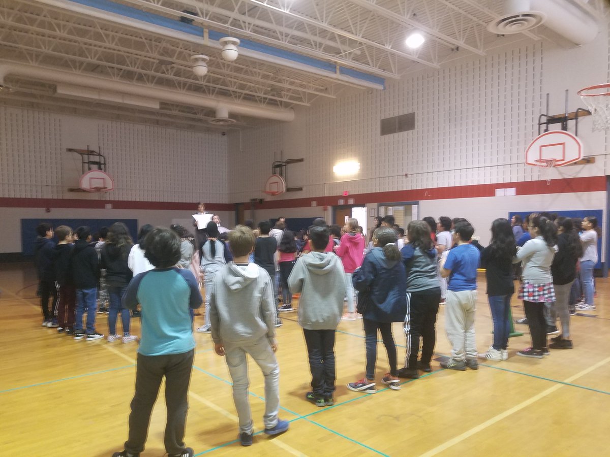 NMMS_Chorus's tweet photo. Rock View ES Chorus was sounding great in rehearsal today! Thanks for letting me drop by and visit! https://t.co/3WZEE7Sd1c