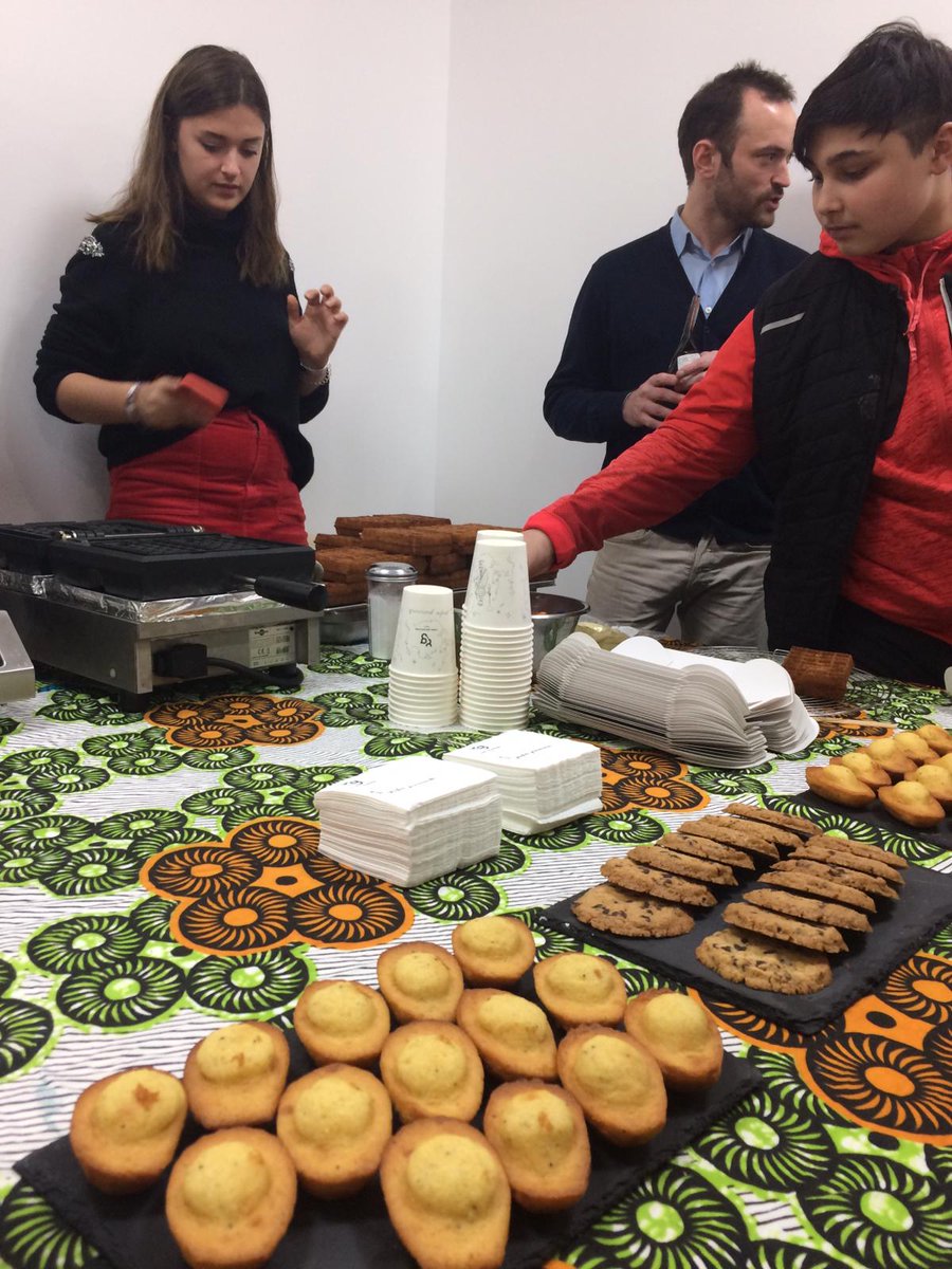 #JourneeMondialeDeLEnfance en simultanée sur 3 parcs <a href="/Icade_Officiel/">Icade</a>: Oeuvre collective recyclée by #LeLabMobile, animations apprenantes avec <a href="/Cafzoide/">Cafézoïde</a>, escales culinaires avec <a href="/GratinEmploi/">Gratin d'emploi</a>, goûter gourmand #YummyandGuiltFree et collecte solidaire avec @cartonplein75 #CDE30 ✌️🤩