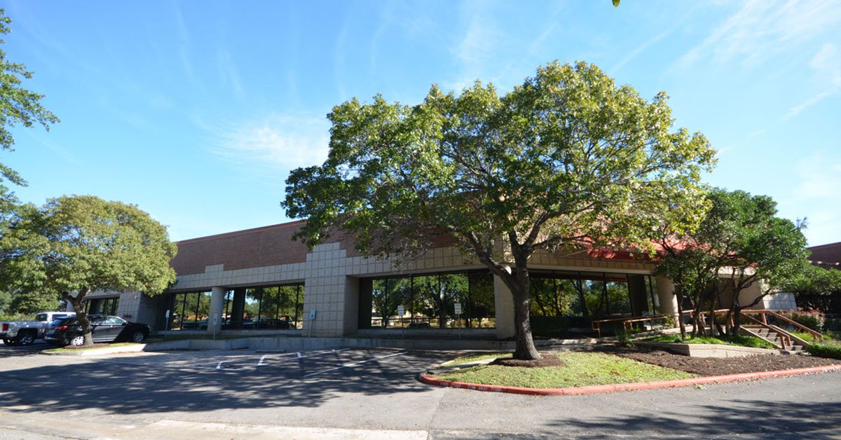 ECR_Austin's tweet photo. The State of Texas leased 48,079 RSF at Promontory Point B, located at 2420 Ridgepoint Drive. The landlord was represented by Jason Steinberg and Patrick Ley with ECR. #ECR #ECRTX #ATX #AustinTX #CRE #ATXCRE #CommercialRealEstate #TheStateofTexas https://t.co/Z4adcWhSmX