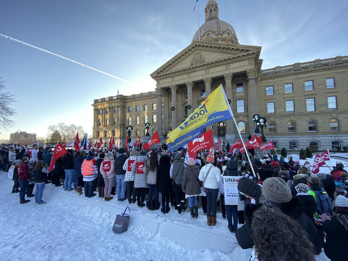 eskihuber's tweet photo. UNA rally https://t.co/fKbU4H7O7o