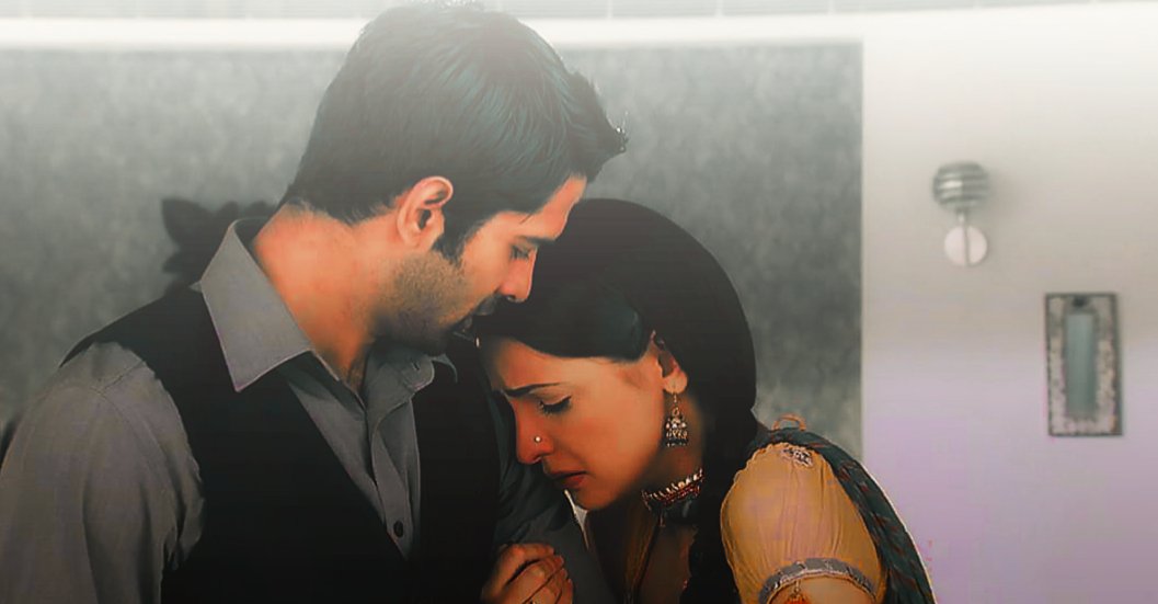 She needed his shoulders to cry on And he was so concerned for her  #BarunSobti  #SanayaIrani  #IPKKND  #Arshi