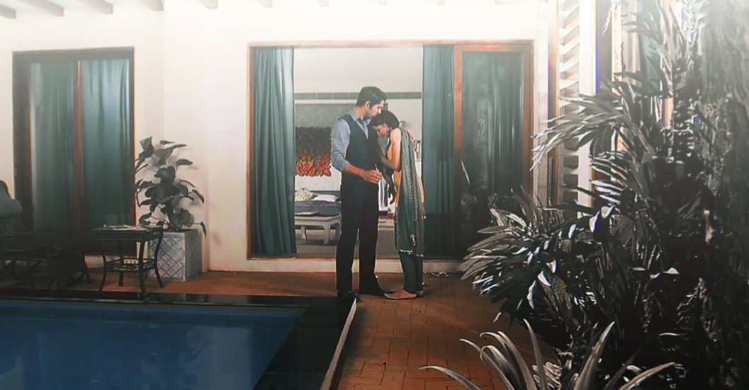 She needed his shoulders to cry on And he was so concerned for her  #BarunSobti  #SanayaIrani  #IPKKND  #Arshi