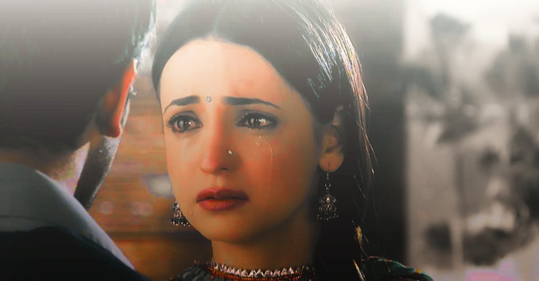 She needed his shoulders to cry on And he was so concerned for her  #BarunSobti  #SanayaIrani  #IPKKND  #Arshi