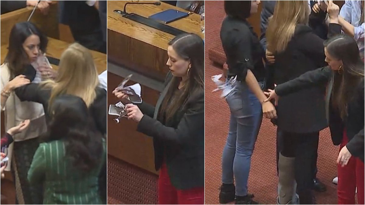 CaroSAntofa's tweet photo. Estás mujeres son una vergüenza para el género, para el Congreso, para la política y para el país. Agresivas, maltratadoras, avalan la tortura y la violación de derechos humanos... y que tienen en común son RN... #NoMasRN #NoMasPaulinaNuñez #NoMasCamilaFlores #NoMasAracelyLeuquen https://t.co/uHlDLHFDMo