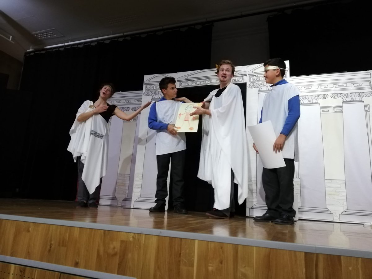 strinidadv's tweet photo. Hoy todos los alumnos del colegio han podido disfrutar de una obra de teatro en inglés que ha estado divertida y comprensiva para todos adaptada a los distintos niveles hoy todos los alumnos https://t.co/pTQFrdX4lk