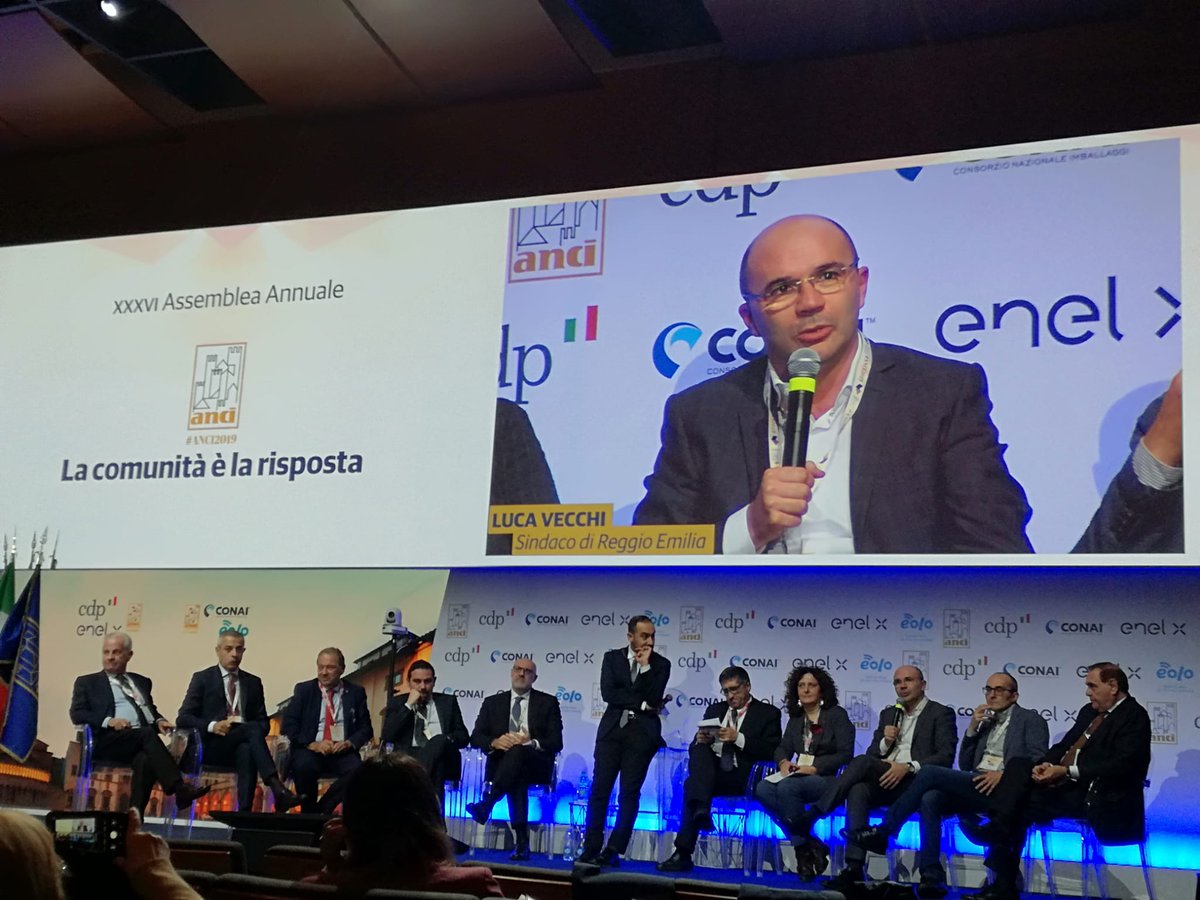 Oggi ho partecipato all’assemblea nazionale dell’Anci insieme a tanti sindaci e ai sindacati. Sono intervenuto nel dibattito "Comunità nelle città" per raccontare il lavoro quotidiano sul territorio e i progetti che stiamo portando avanti con associazioni e cittadini. 

#anci2019