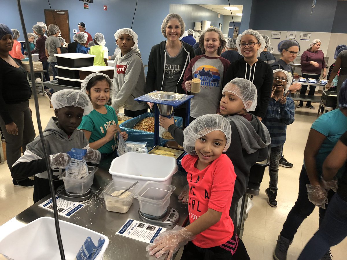 The_Vanntastics's tweet photo. A fun and productive day of service at Feed My Starving Children! https://t.co/RLi2We1c3a