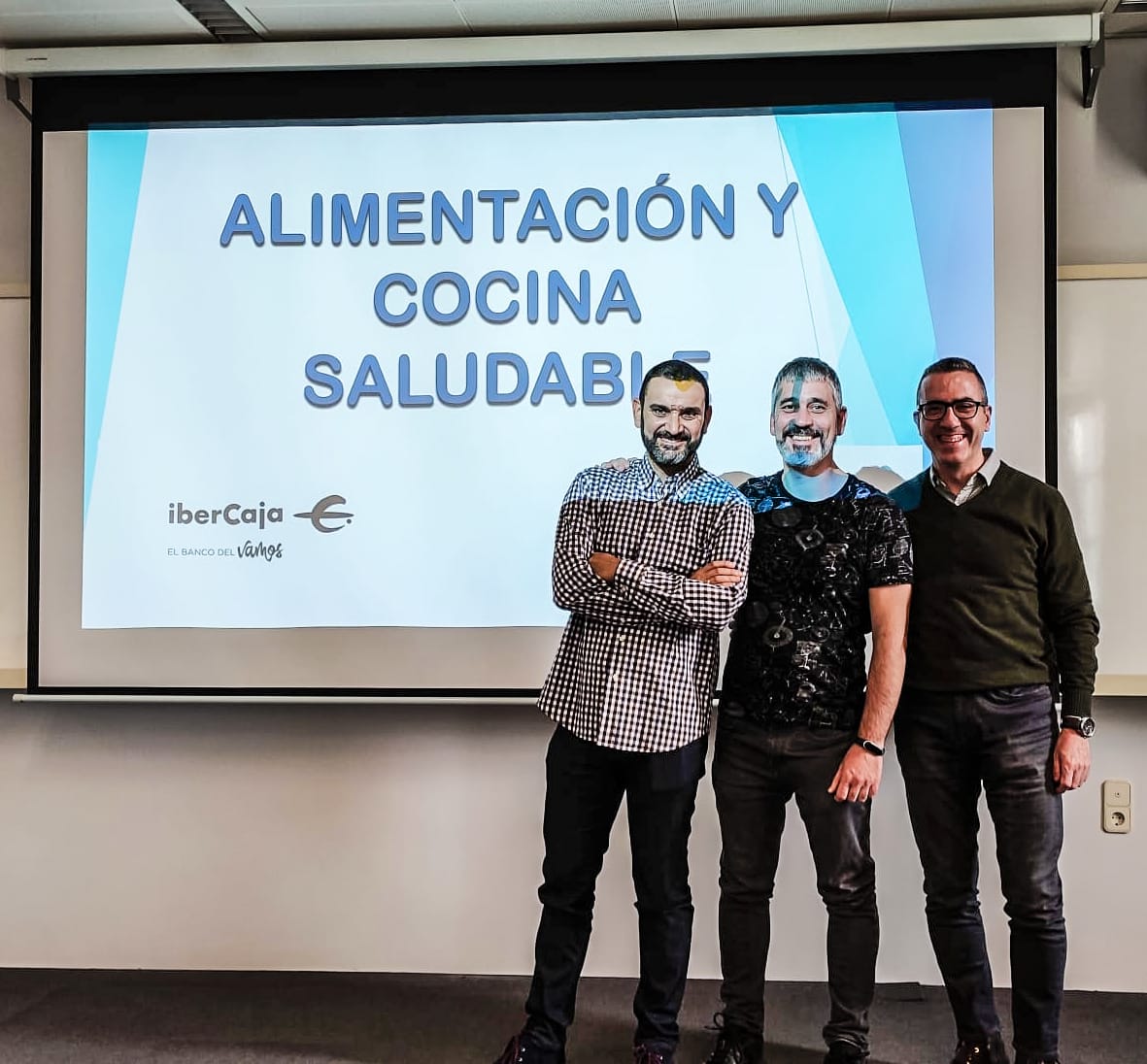 Cablescom's tweet photo. Las Liebres de @cablescom han acudido hoy a una formación de Cocina Saludable junto a @vive_escueladesalud. ¡Han disfrutado muchísimo mientras aprendían las recetas más saludable! @programaporti @quironsalud #programaporti #PorTi https://t.co/BtRRzUVPOr