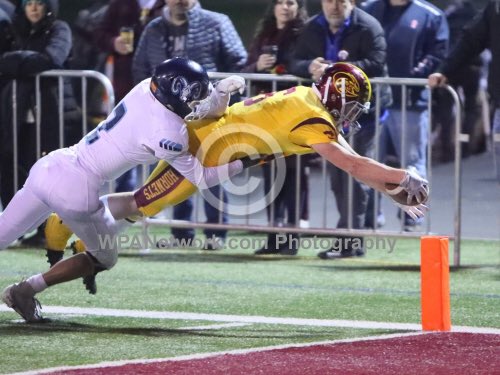 My official Senior year highlights! 🖤 hudl.com/v/2BqWxu