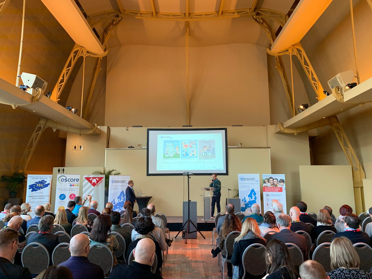 BrandveiligKot's tweet photo. Vandaag brachten we samen met @vzwOscare ons gezamenlijk verhaal van @LFBrandveilig op #ISES2019 in @Stad_Antwerpen. #LeefBrandveilig https://t.co/GVgH7mcl7e