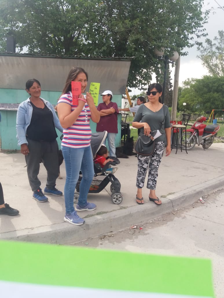 Titulares del Programa #HacemosFuturo #Salta finalizando el curso de  #Prevencion de Adicciones hoy en la comunidad dictado por UNTucumán y Ente Ejecutor zona suroeste
#LibreEleccion #Oportunidades 
@SaludyDSocialAr @MinAIyDS 
<a href="/MatiasKelly/">Matías Kelly</a> <a href="/gabyreal1/">Gabriela Real</a> <a href="/FacuRomeroSalta/">Facundo Romero Arias</a> <a href="/Sylvia23b1/">@Sylvia23b</a>