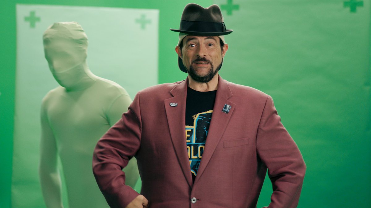 ThatKevinSmith's tweet image. Many thanks for all the positive reactions to my 3 season recap of @ExpanseOnPrime! It was fun to shoot (even if they spent zero dollars on my SFX)! Watch me explain #TheExpanse so you can jump right into season 4 when it hits @PrimeVideo on DECEMBER 13th: youtu.be/BP0vvN9irdA