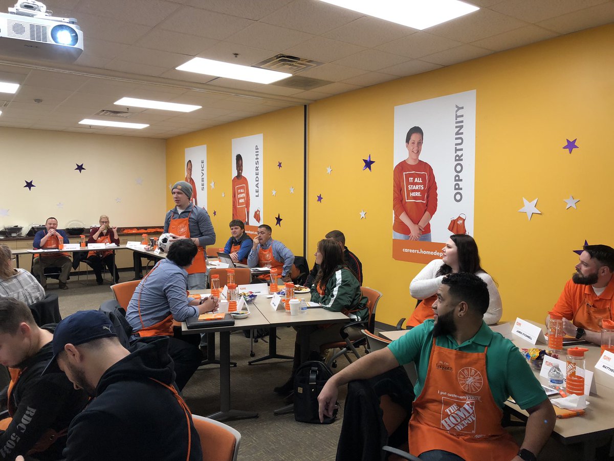 kstraughnTHD's tweet photo. B’Ville hosting our first advanced development training. Appreciate all of our presenters, our admin Maryclare and Jordan for the awesome partnership with me to make a great event for GWA’s. 🎉🥳💫📚🖌🧡 #buildingabench #onesupplychain https://t.co/U7CNVUeNk5