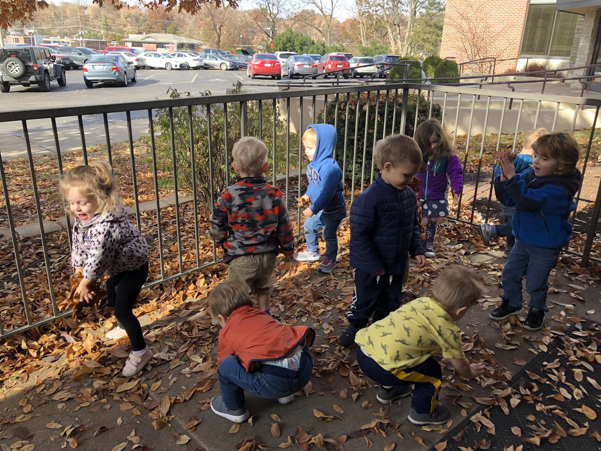CCLSKennedy's tweet photo. Leaf tossing in the 2’s! 🍁 @CCLSChargers https://t.co/jvuqaBmoLK