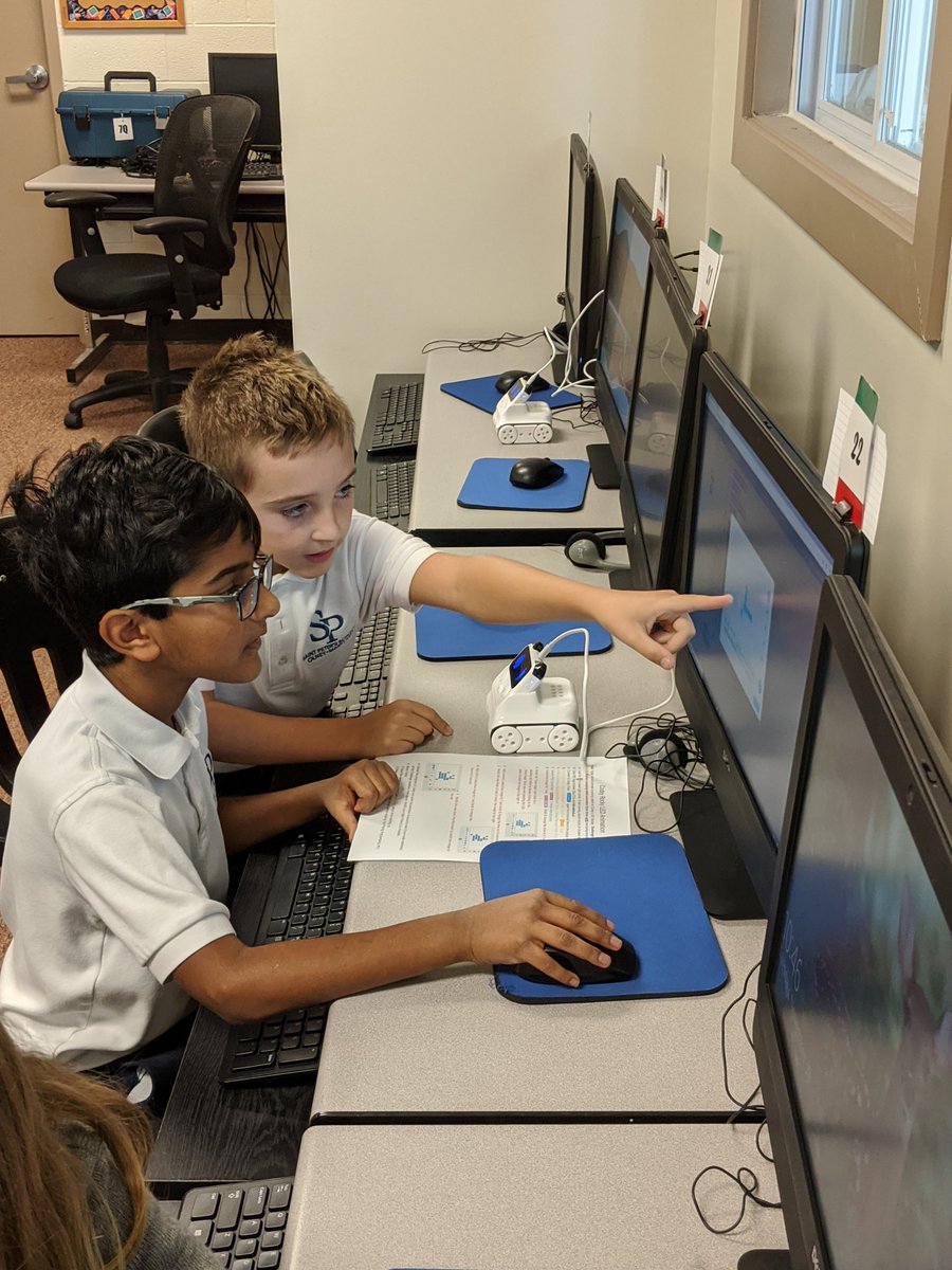 teachtechfun's tweet photo. Coding with the 4th grade and Cody Rocky! @ADWCathSchools @StPetersOlney #coding https://t.co/b54plnbzGV